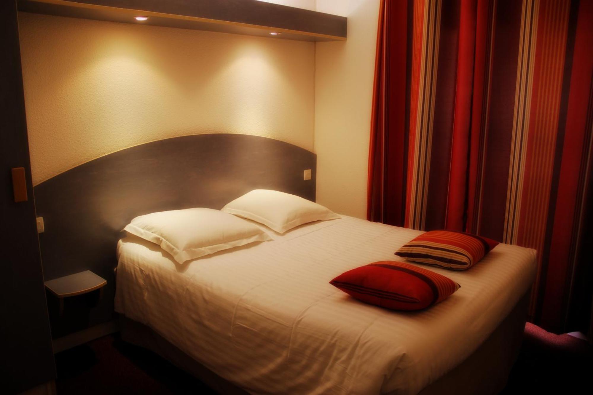 Agape Hotel Niort- Bessines מראה חיצוני תמונה