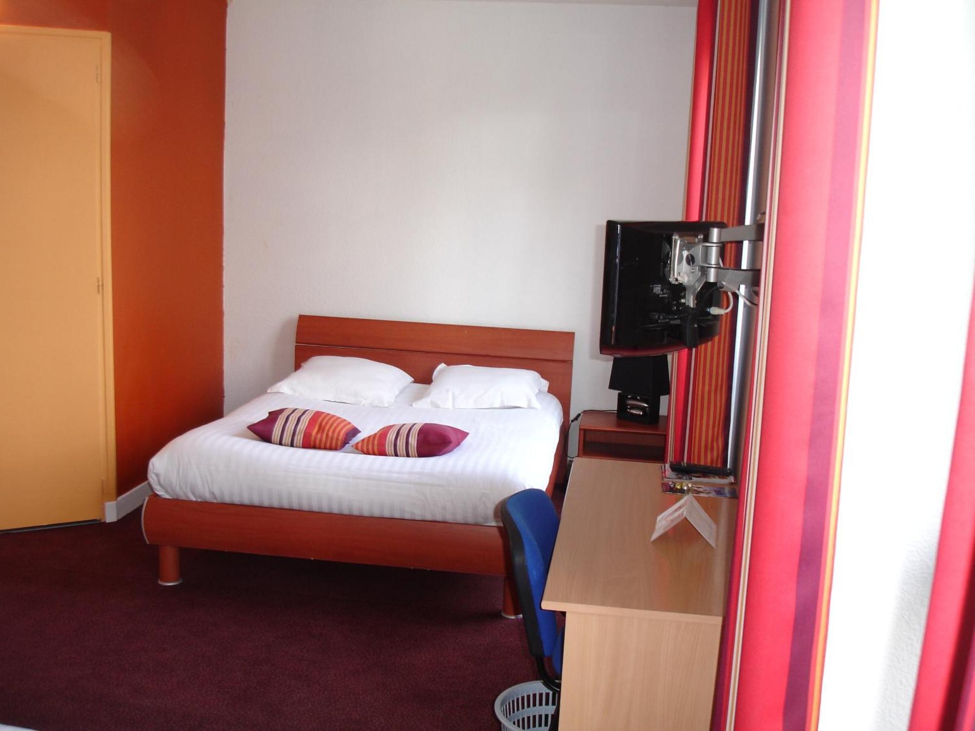 Agape Hotel Niort- Bessines חדר תמונה