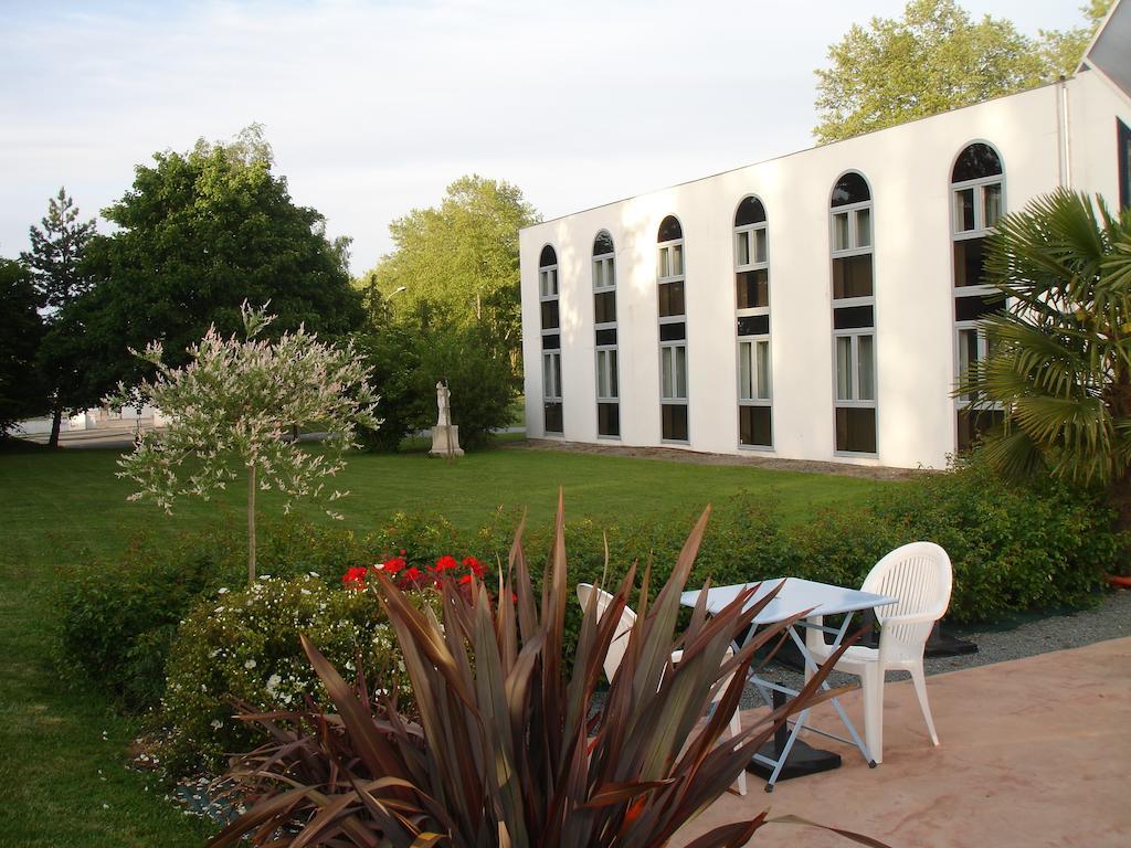 Agape Hotel Niort- Bessines מראה חיצוני תמונה