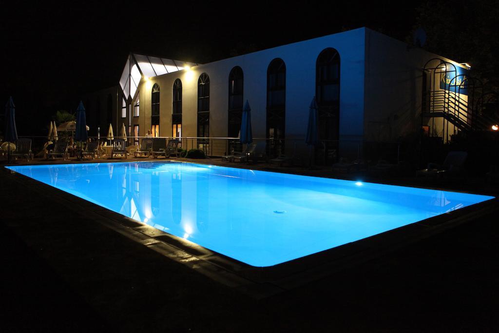 Agape Hotel Niort- Bessines מראה חיצוני תמונה